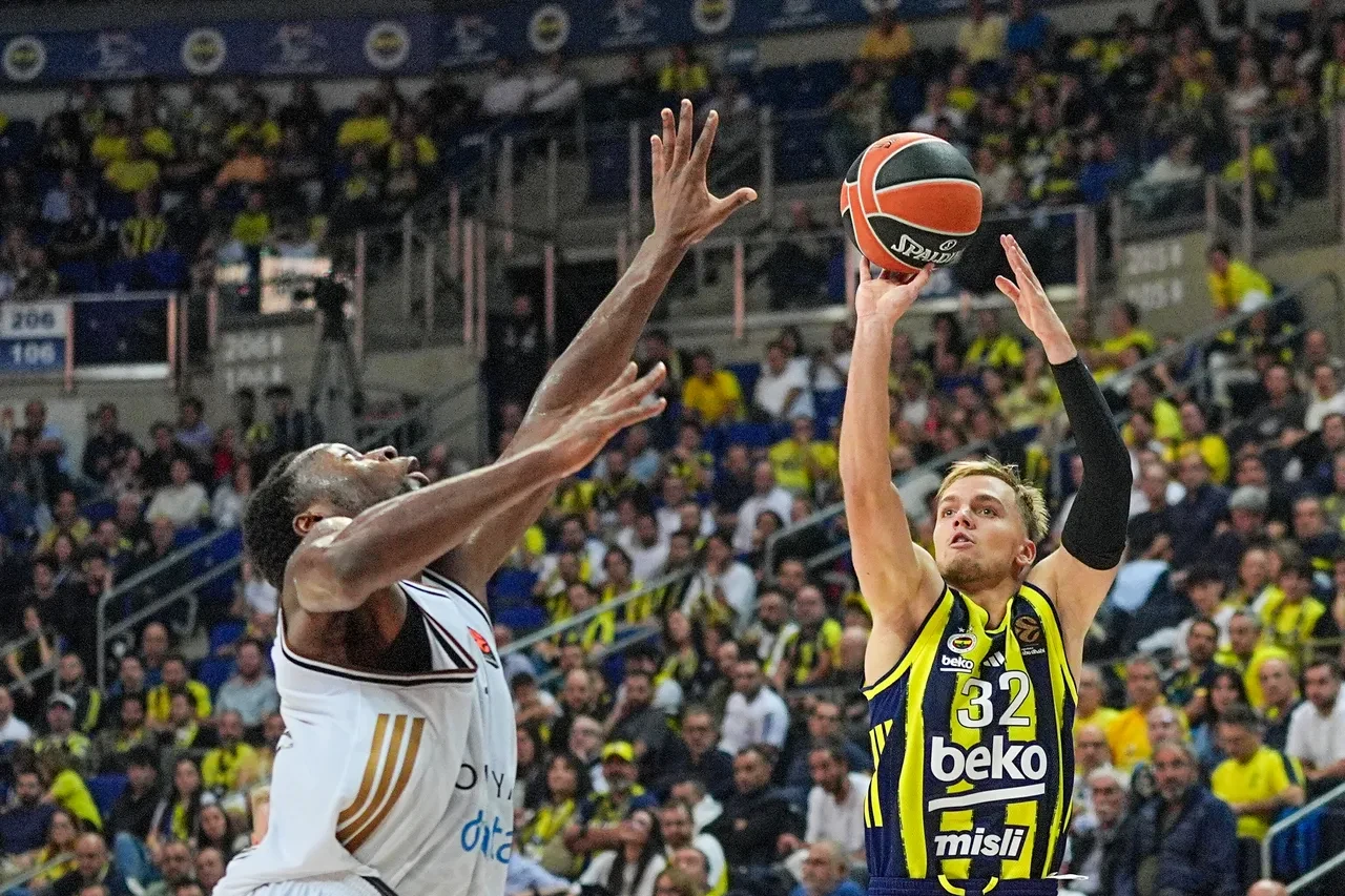 Anadolu Efes Fenerbahçe Beko maçı hangi kanalda, saat kaçta? EuroLeague'de derbiye geri sayım başladı