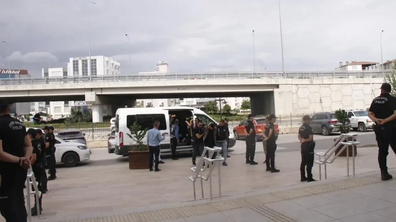 Antalya Serik’te çıkan kavgada 2 kişi öldü 2 kişi yaralandı!