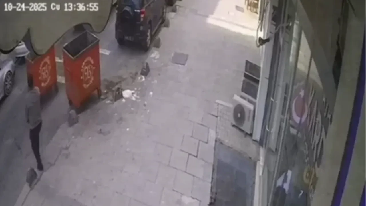 Çöp konteyneri rüzgarın şiddetine dayanamadı! O anlar kamerada