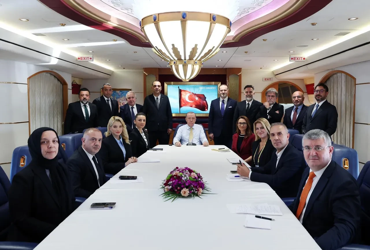 Cumhurbaşkanı Erdoğan'dan Diyarbakır'daki gösteriler için ilk yorum! DEM Parti'nin yaklaşımını da eleştirdi