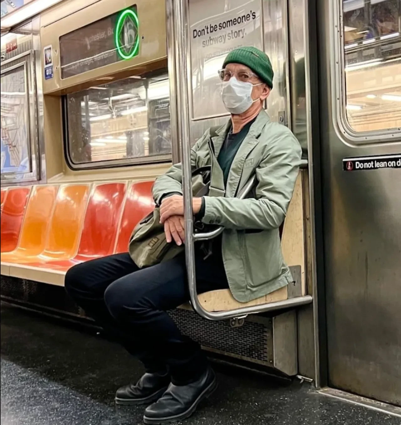 Dünyaca ünlü oyuncu Tom Hanks halkın arasına karıştı