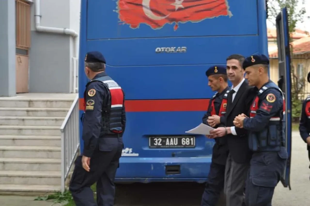 Eski Belediye Başkanı Mustafa Özmen'e yolsuzluktan 23 yıl hapis cezası