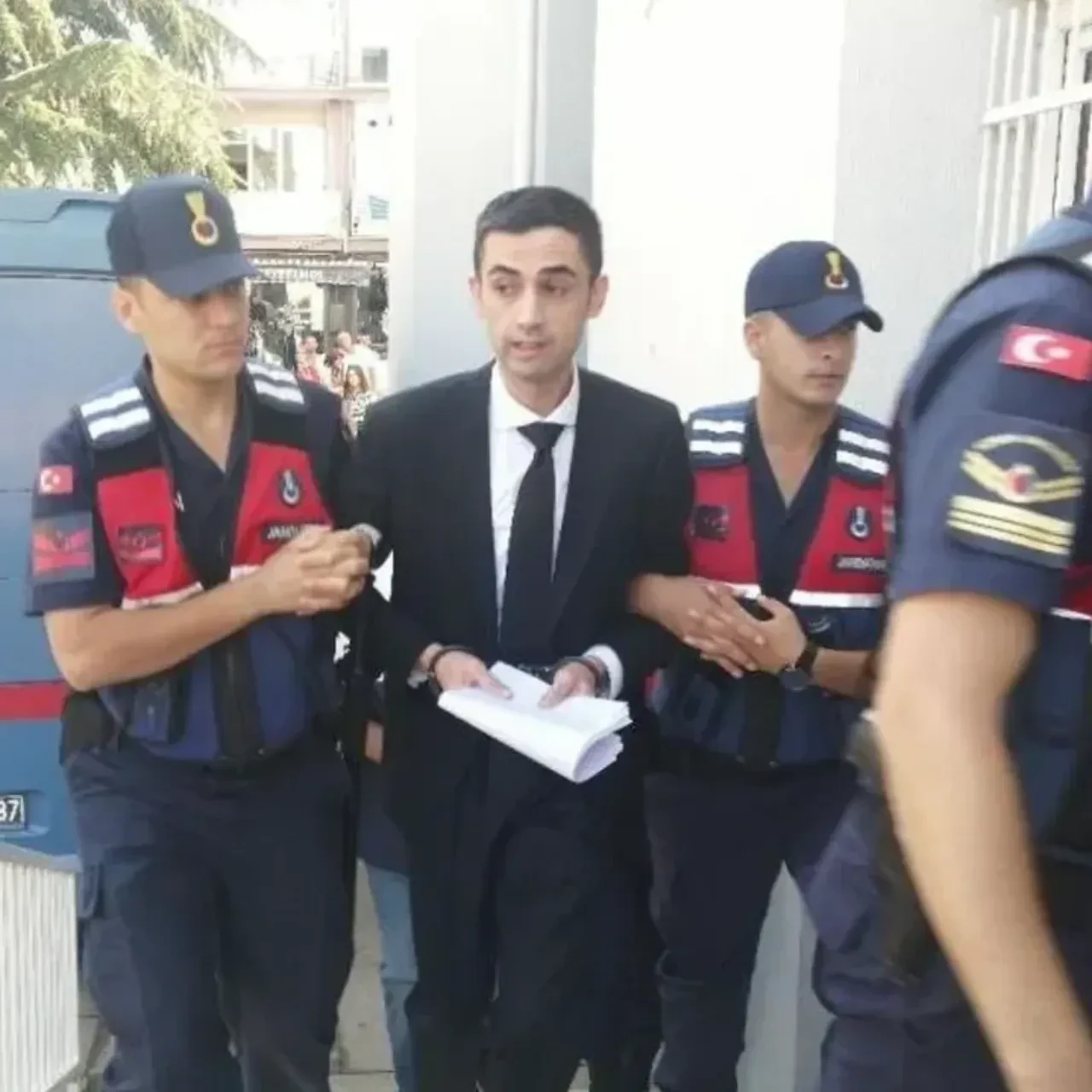 Eski Belediye Başkanı Mustafa Özmen'e yolsuzluktan 23 yıl hapis cezası