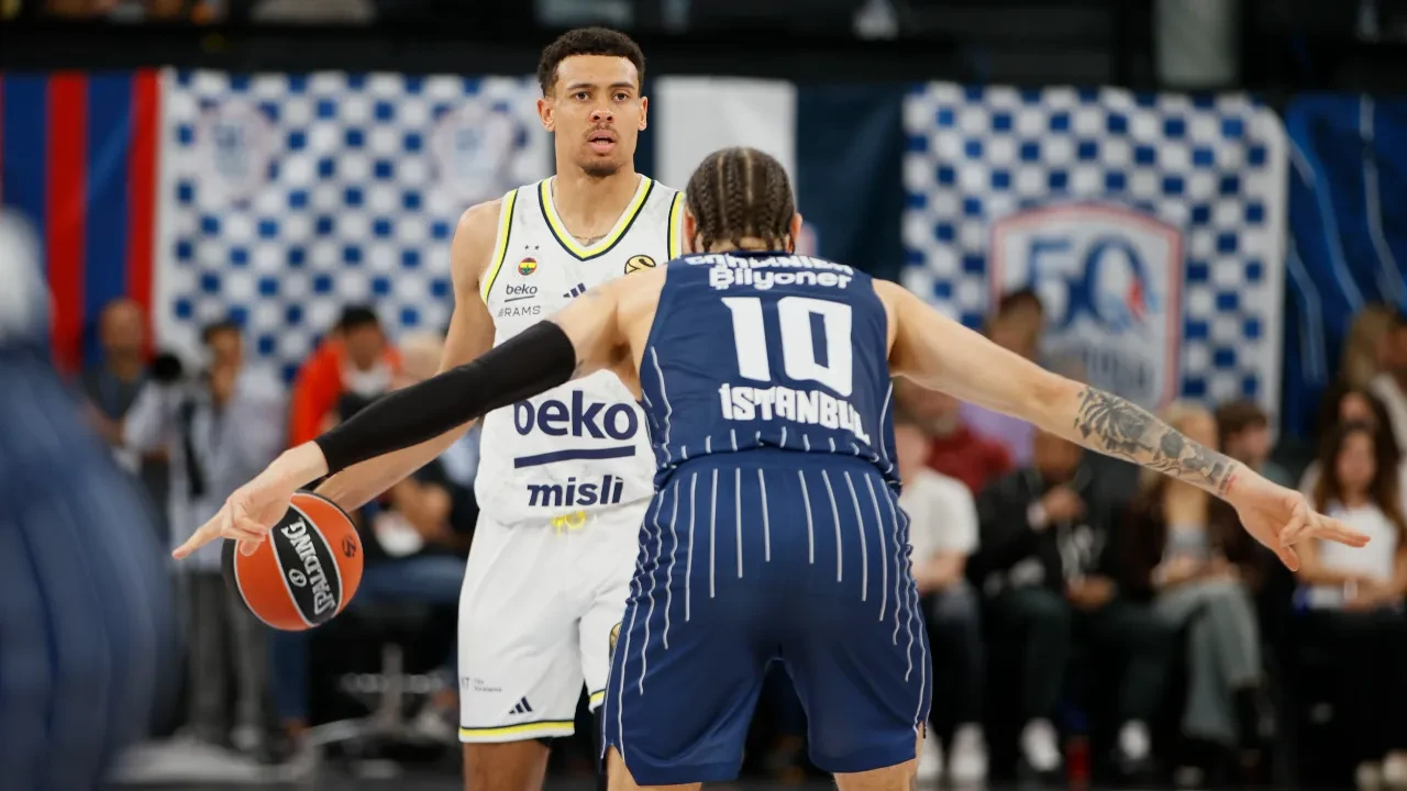 EuroLeague'de Türk derbisi oynandı: Fenerbahçe Beko Anadolu Efes'i mağlup etti!
