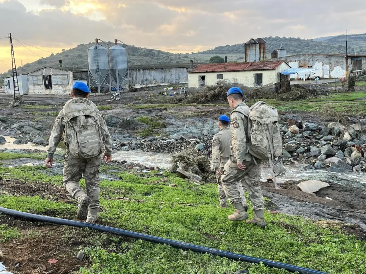 Foça'daki sel felaketinin boyutu havadan görüntülendi! Kayıp 1 kişi aranıyor 