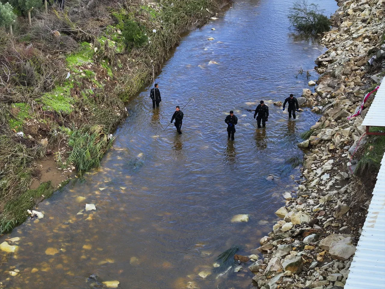 Foça'daki selin korkunç görüntüleri ortaya çıktı! Kaybolan yaşlı adam böyle yardım istemiş