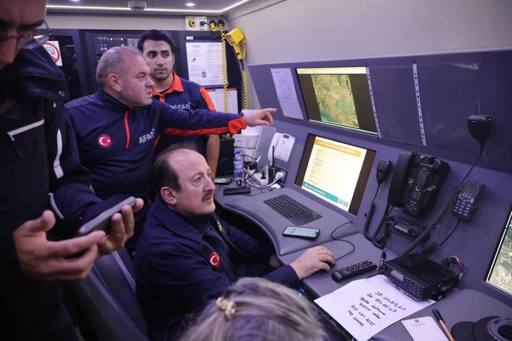 AFAD Başkanı Pehlivan'dan İzmir'de sel incelemesi