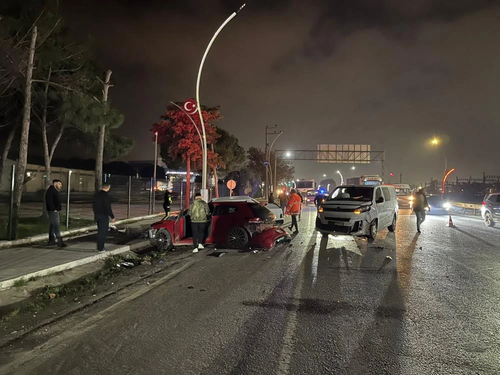 Tekirdağ’da zincirleme kaza, 3 kişi yaralandı