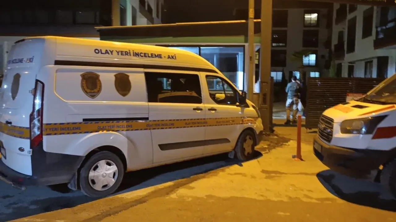 İzmir'de aile tartışması feci bitti! Anne ve babasını öldürüp canına kıydı