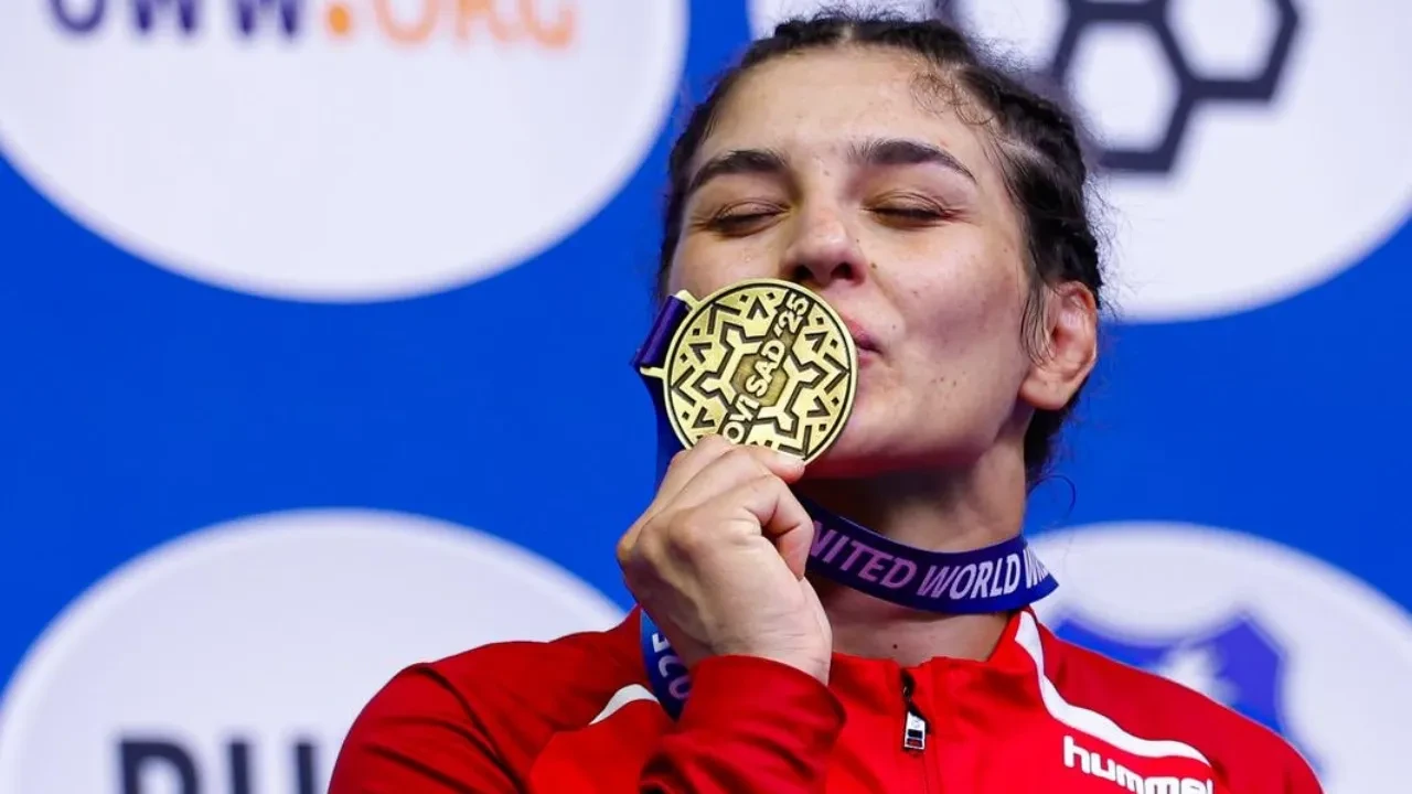 /spor/nesrin-bastan-altin-madalya-dunya-sampiyonlugu-geldi-3258696
