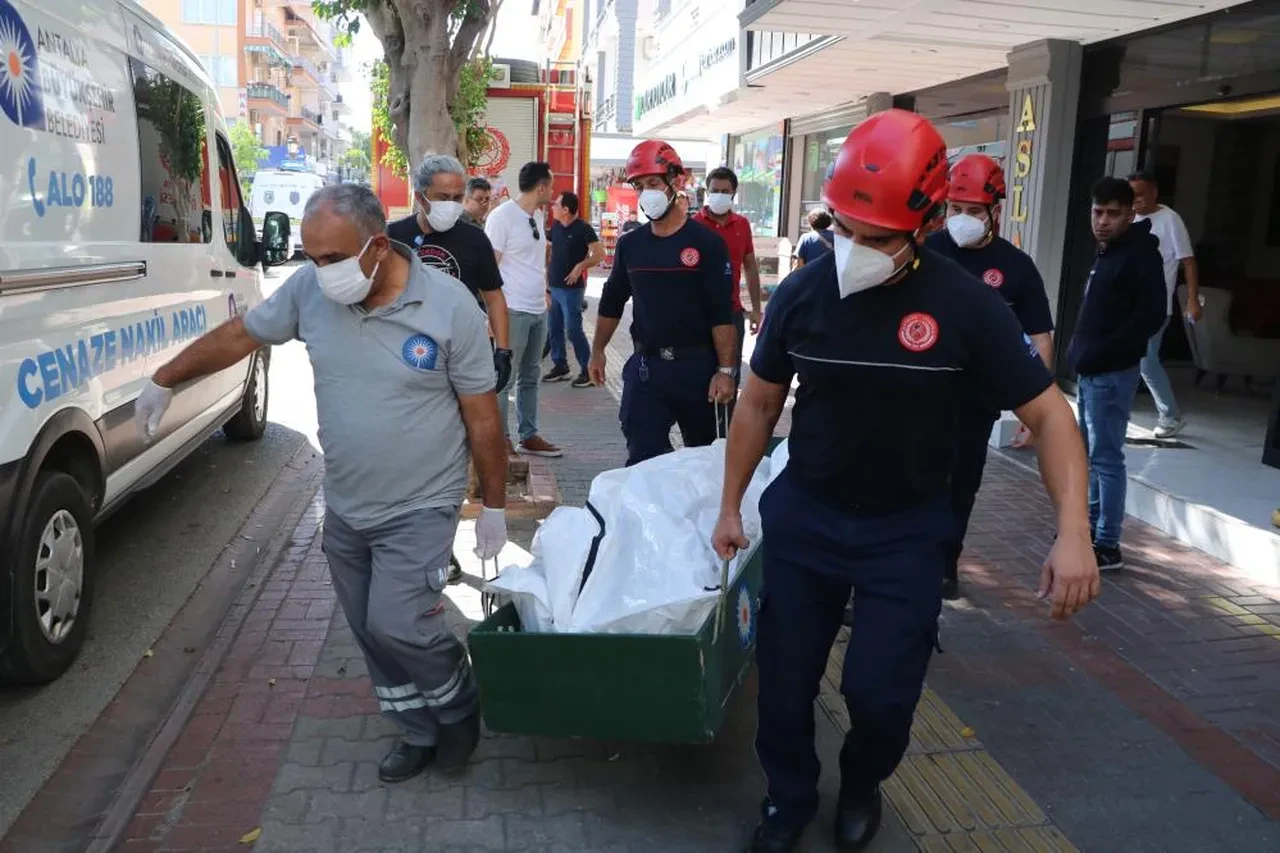 Otelin asansör boşluğuna düşen turistin cesedi 3 gün sonra bulundu