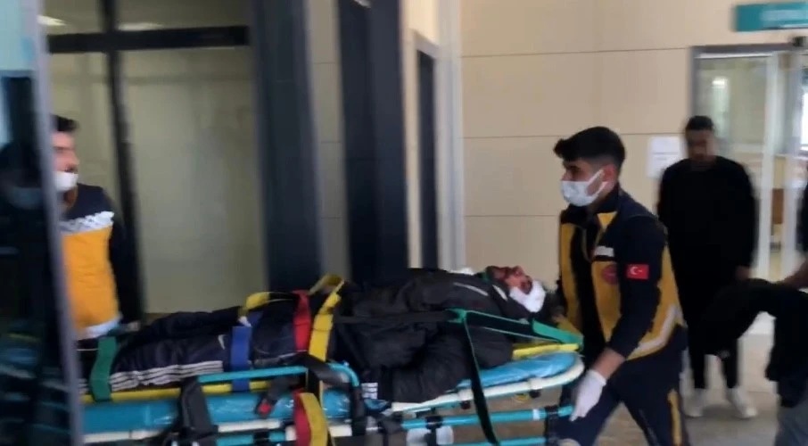 Şanlıurfa’da yol kenarında silahla vurulmuş 2 yabancı uyruklu kişi bulundu