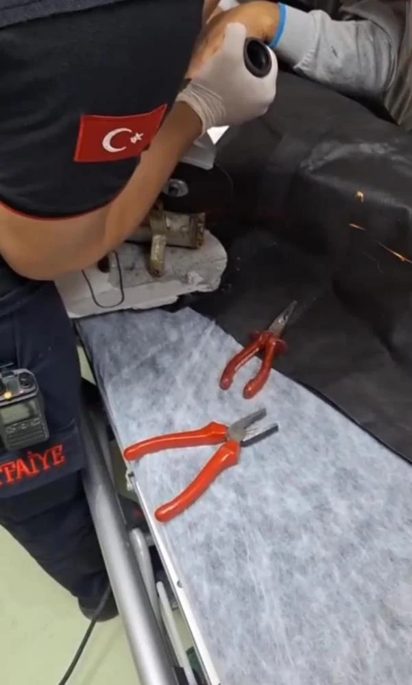 Tel Abyad'ta elini kıyma makinesine kaptıran 8 yaşındaki çocuk kurtarıldı