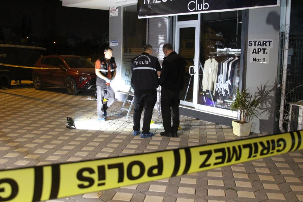 Adana’da erkek giyim mağazasına EYP atıldı: Facia son anda önlendi!