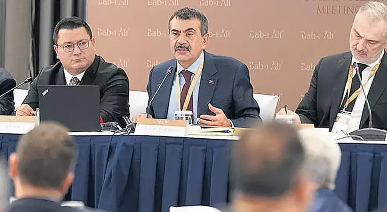 MEB sınavları yapay zekâ mı değerlendirecek? Milli Eğitim Bakanı Yusuf Tekin açıkladı