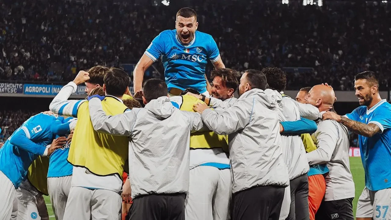 Napoli Inter'i devirdi: İtalya'da taht savaşları!