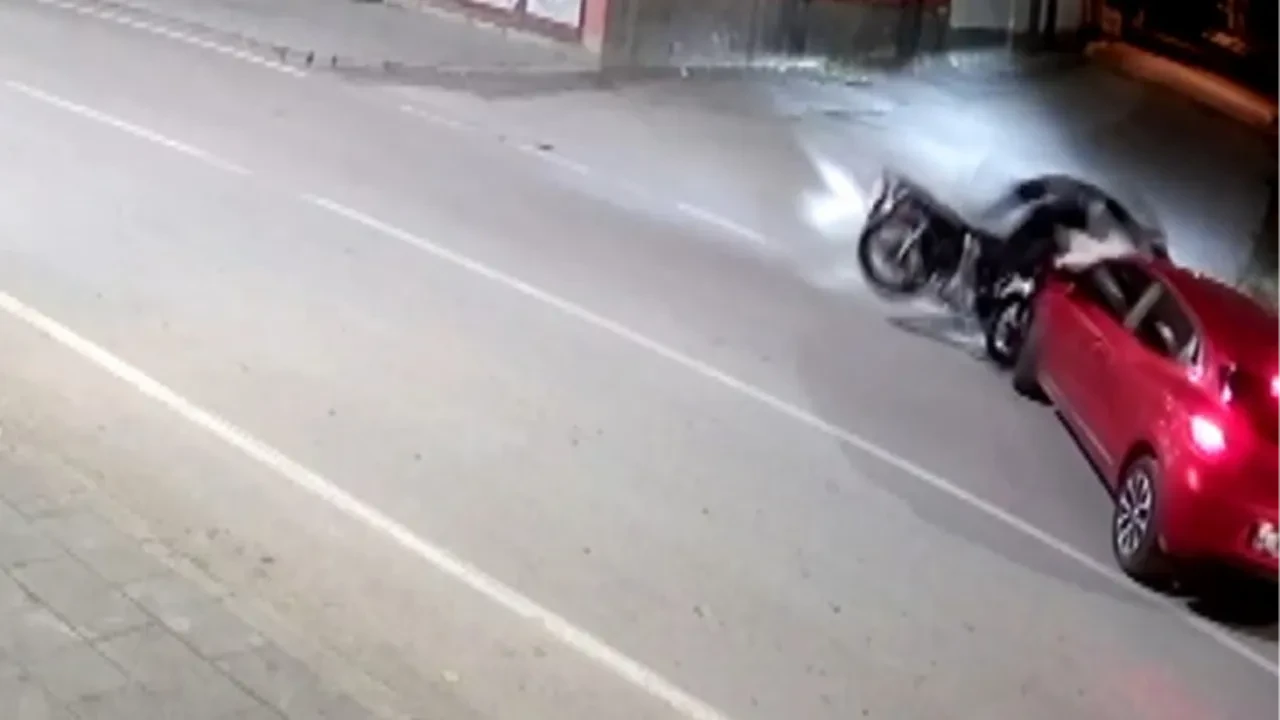 Afşin’de otomobil ile motosiklet çarpıştı