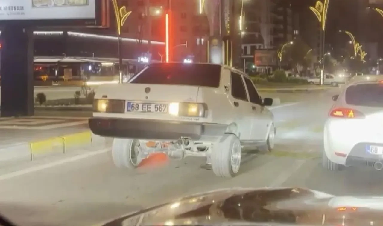Arabasıyla herkesi şaşırtan o sürücüyü, polis de cezasıyla şaşırttı
