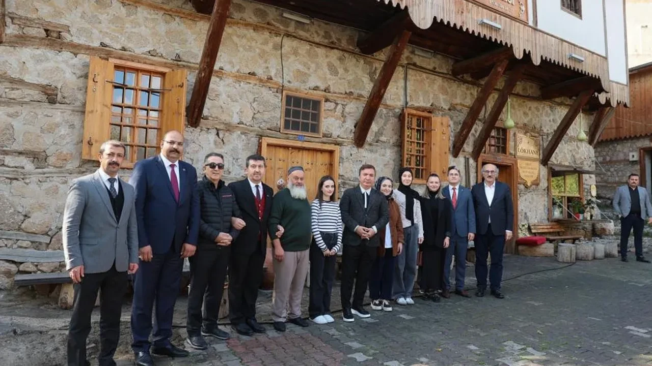 Erzincan'da Nurettin Topçu anısına felsefe okulu açıldı