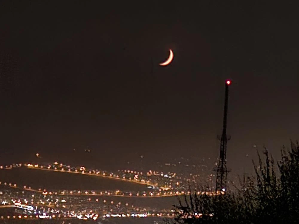 Elazığ’da hilal ay geceye güzellik kattı