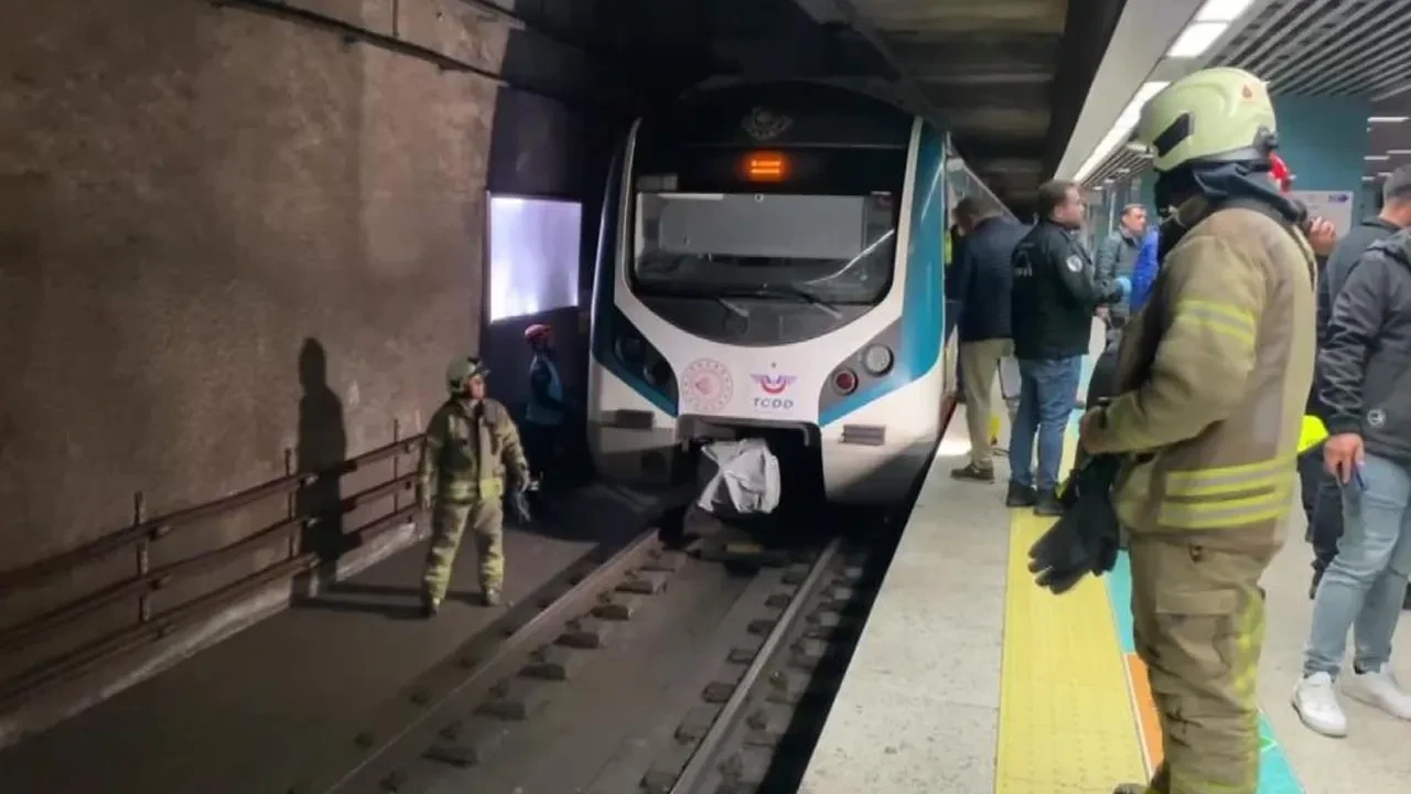 Marmaray'da yine acı olay! Genç kadın kendini raylara bıraktı