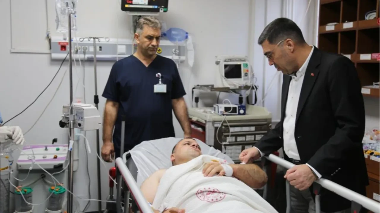 Nöbetçi polise karakol önünde hain saldırı!