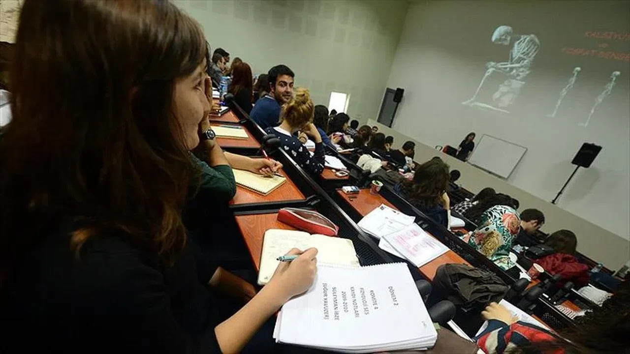 28 Ekim üniversiteler tatil mi, yarım gün mü? 29 Ekim üniversitelerde ders durumu