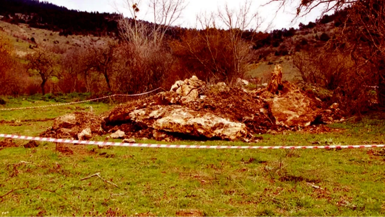 Arsa sahiplerinin peşine düşmüşler! Define çetesinin yaptıkları şoke etti: 'Toprağa gömüp...'