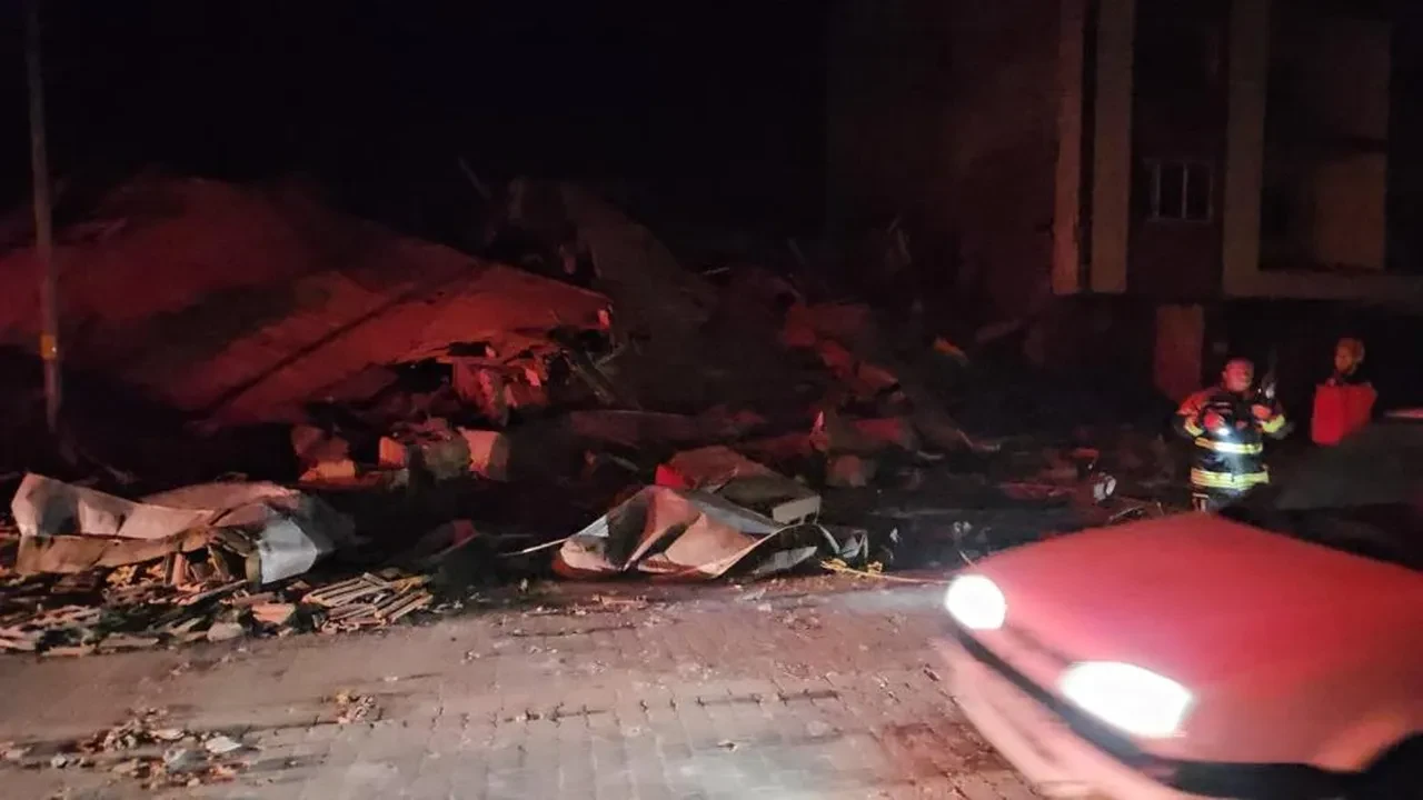 Balıkesir Sındırgı'da şiddetli deprem! İstanbul, İzmir ve Bursa'da da hissedildi