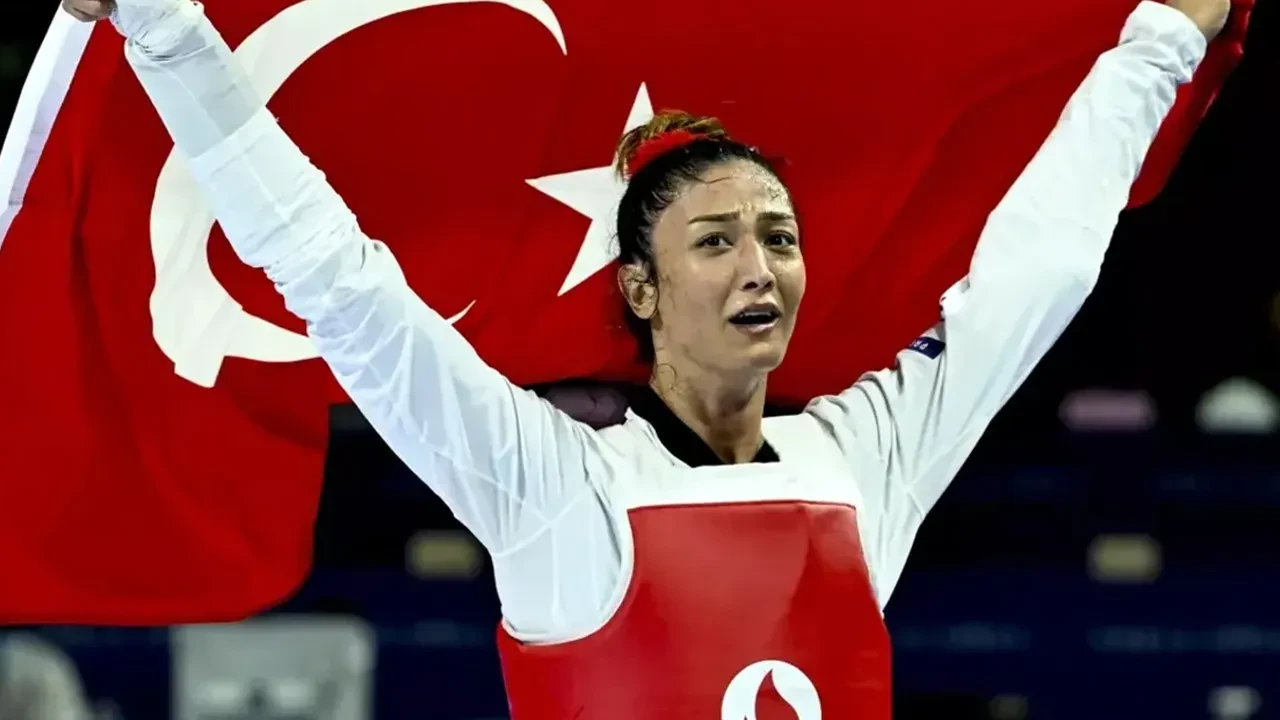 /spor/cinden-bir-guzel-haber-daha-milli-sporcu-nafia-kus-aydin-altin-madalya-kazandi-3259310