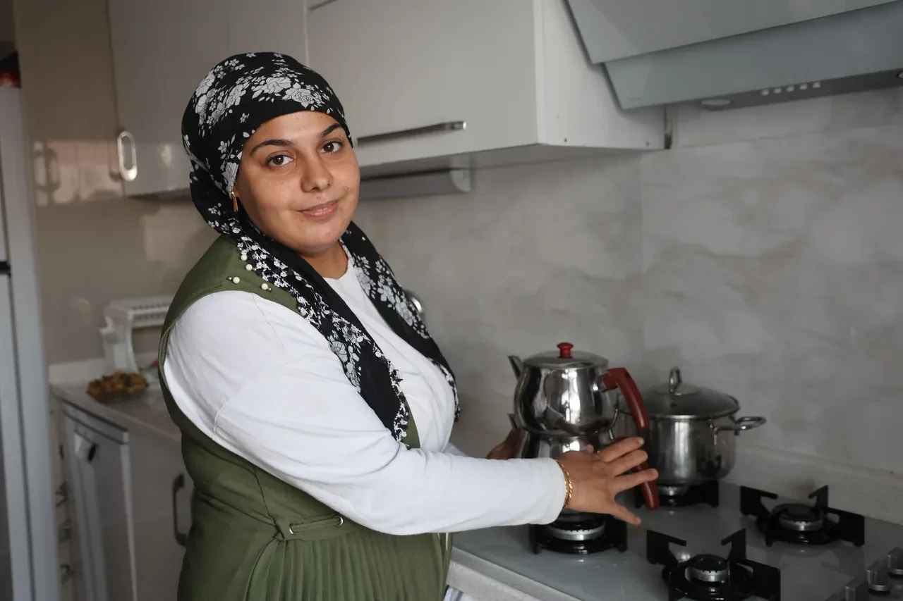 Depremden sonra yeni yuvalarına kavuştular! 'Biz o gece kıyamet koptu sandık'