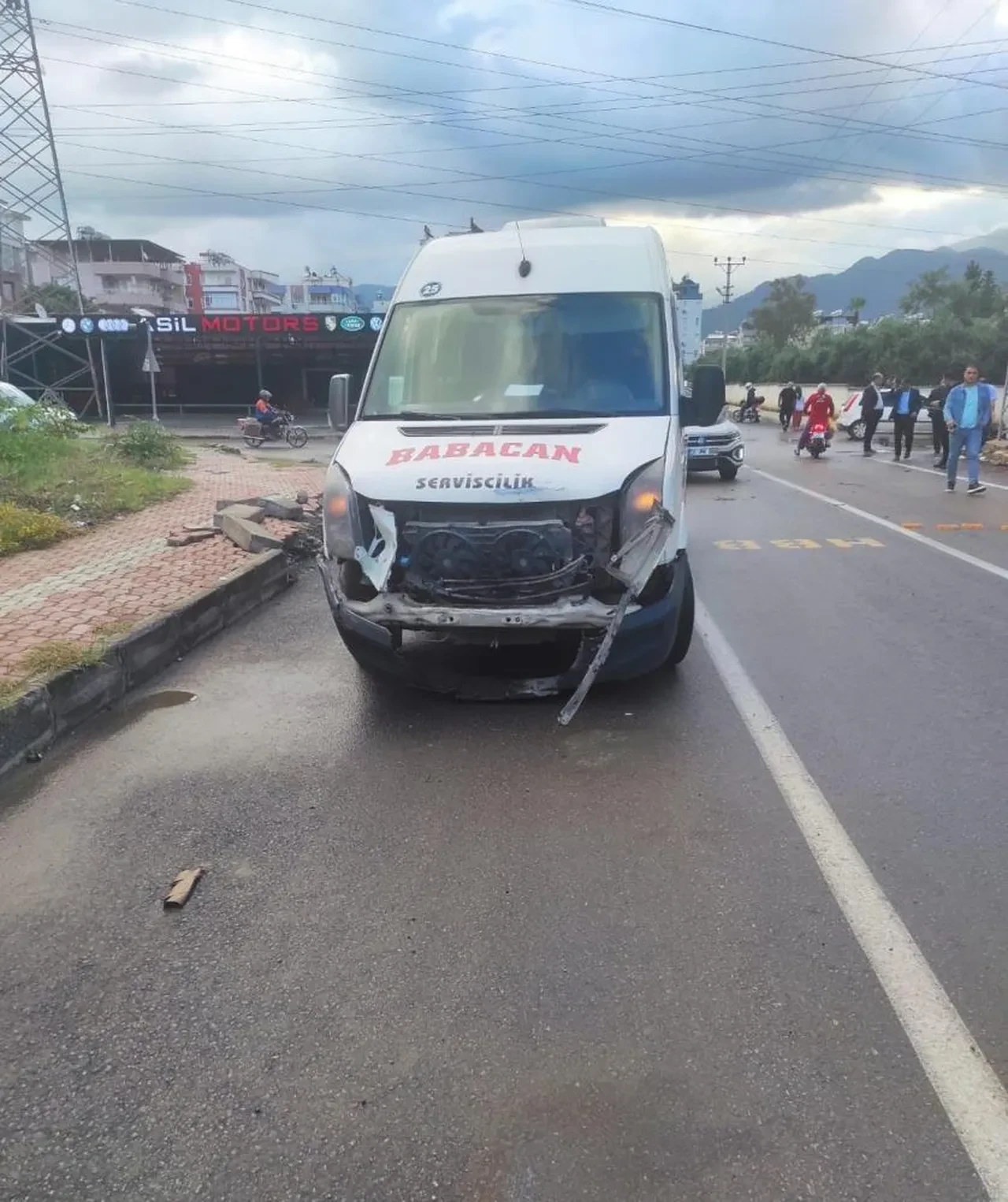 Hatay'da feci kaza! Servisle çarpışan motosikletteki 16 yaşındaki çocuk öldü