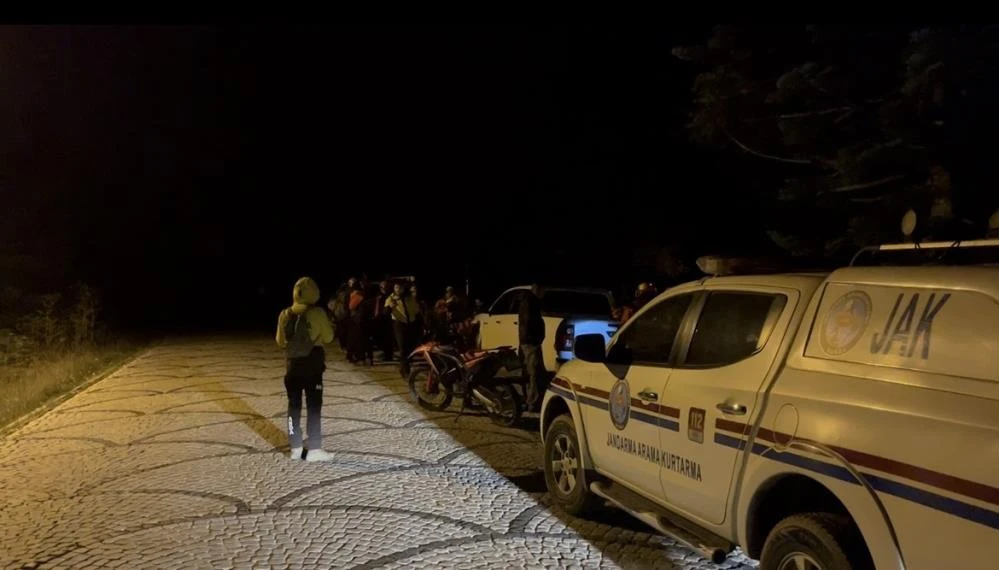 Uludağ’da silahını emanete vermek istemeyen 2 arkadaş ormanda kayboldu