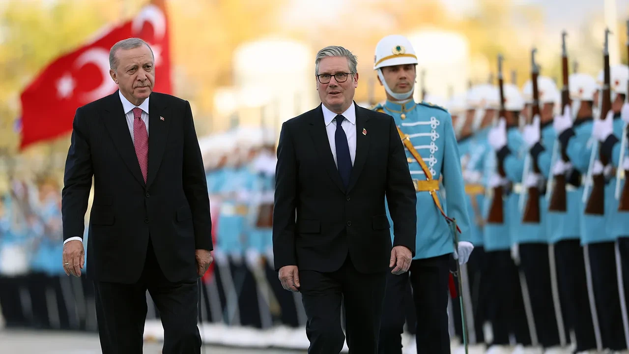İngiltere Başbakanı Starmer Ankara'da! Cumhurbaşkanı Erdoğan resmi törenle karşıladı