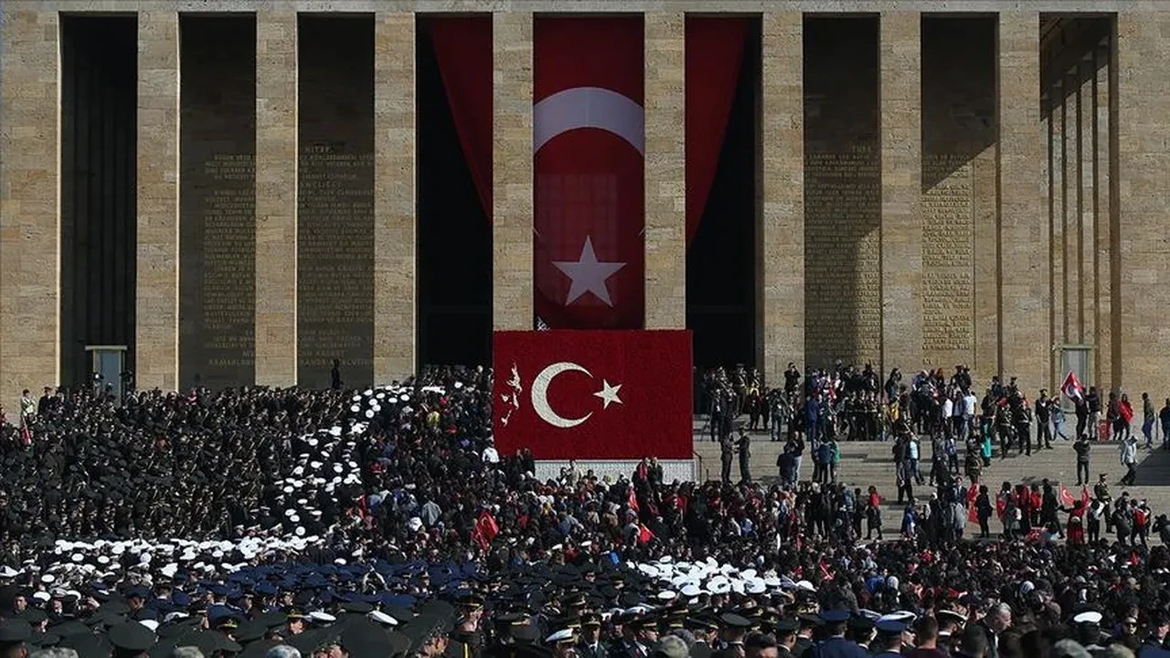 Resmi tatillerde ek ders ödenir mi 2025? 28-29 Ekim ek ders ödeme durumu