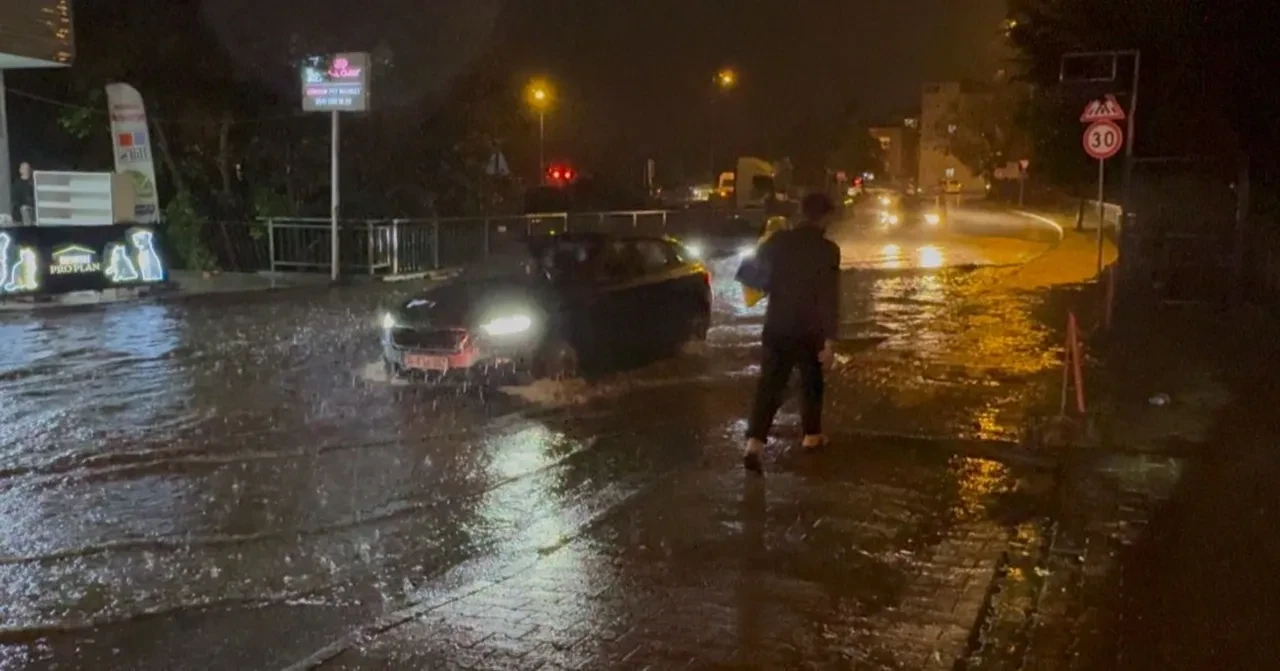 Sağanak bir anda bastırdı, İstanbul'da trafik felç oldu! Yağış ne kadar sürecek?