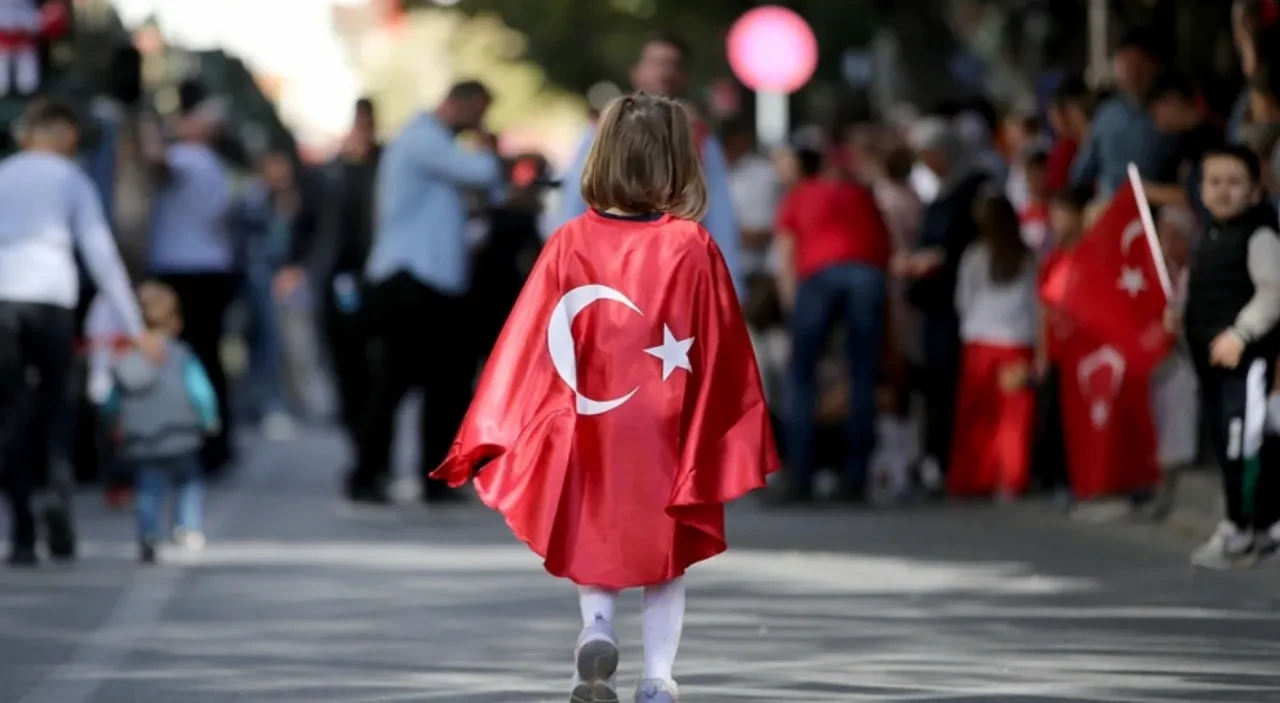 29 Ekim’in kaçıncı yılı? 2025 yılı 29 Ekim Cumhuriyet Bayramı kutlama mesajları!