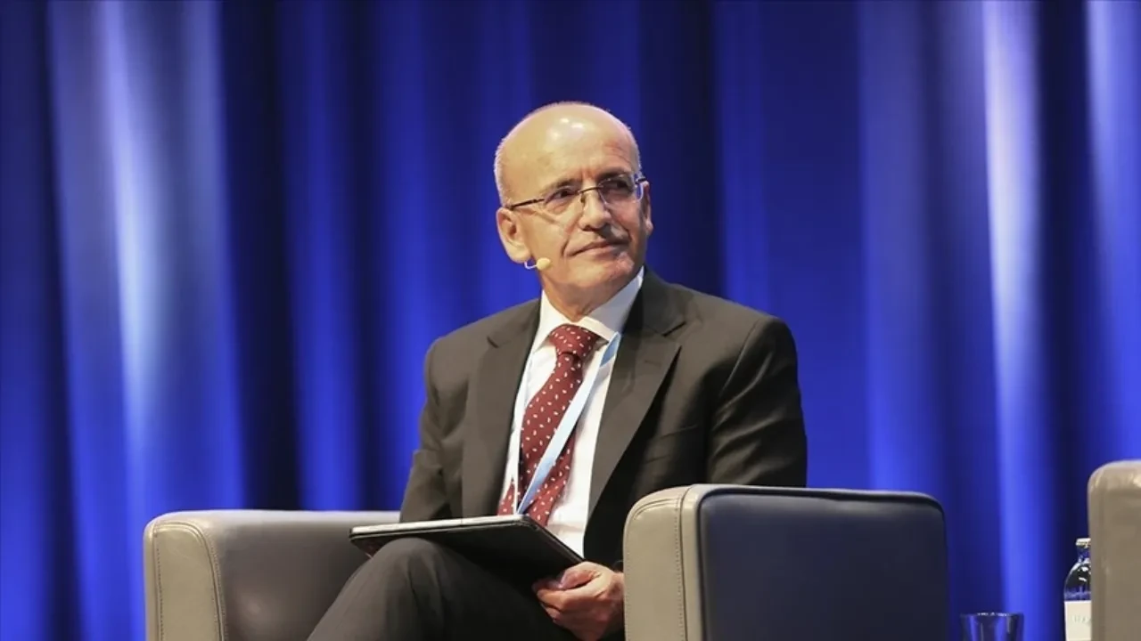 Bakan Şimşek: Gümrük vergileri uzun vadede ekonomilere fayda sağlamaz