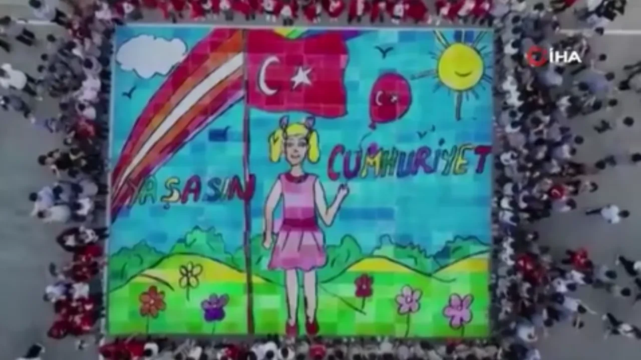 Cumhuriyet coşkusu 80 metrekare, 480 parçalı yapbozla kutlandı