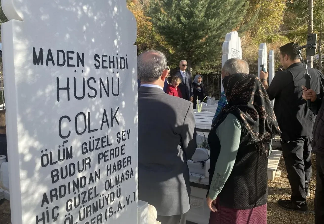 Ermenek maden şehitleri 11 yıl sonra mezarları başında anıldı