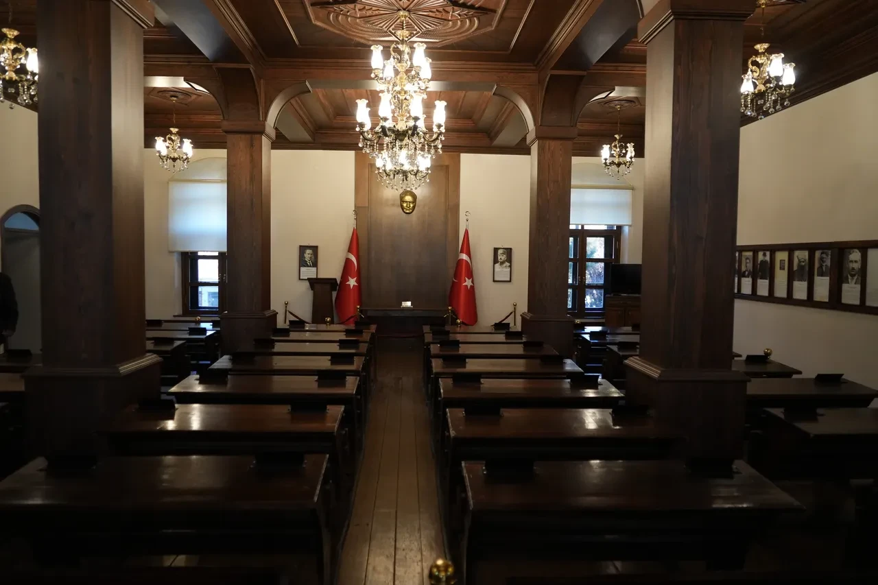 Erzurum Valisi tarihin kalbinde mesaiye başlıyor!
