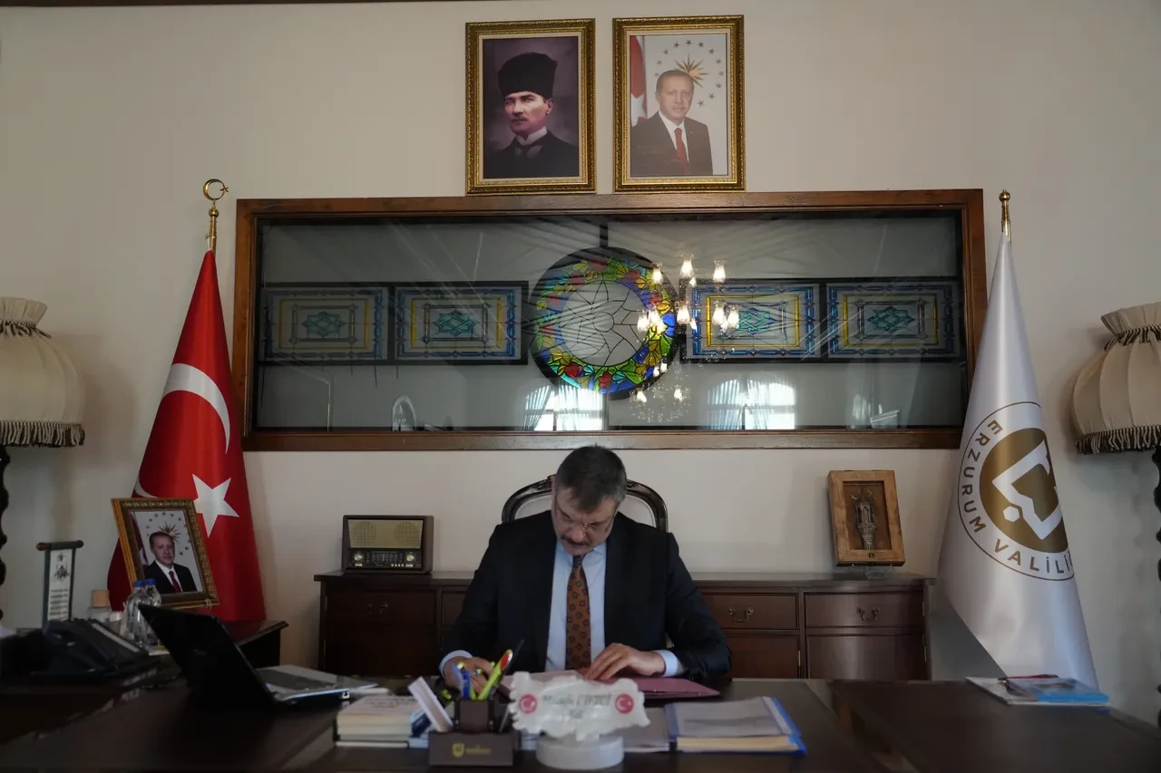 Erzurum Valisi tarihin kalbinde mesaiye başlıyor!