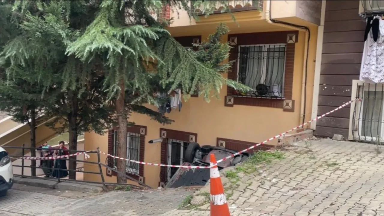 Frenin yerini karıştırınca bahçeye uçtu!