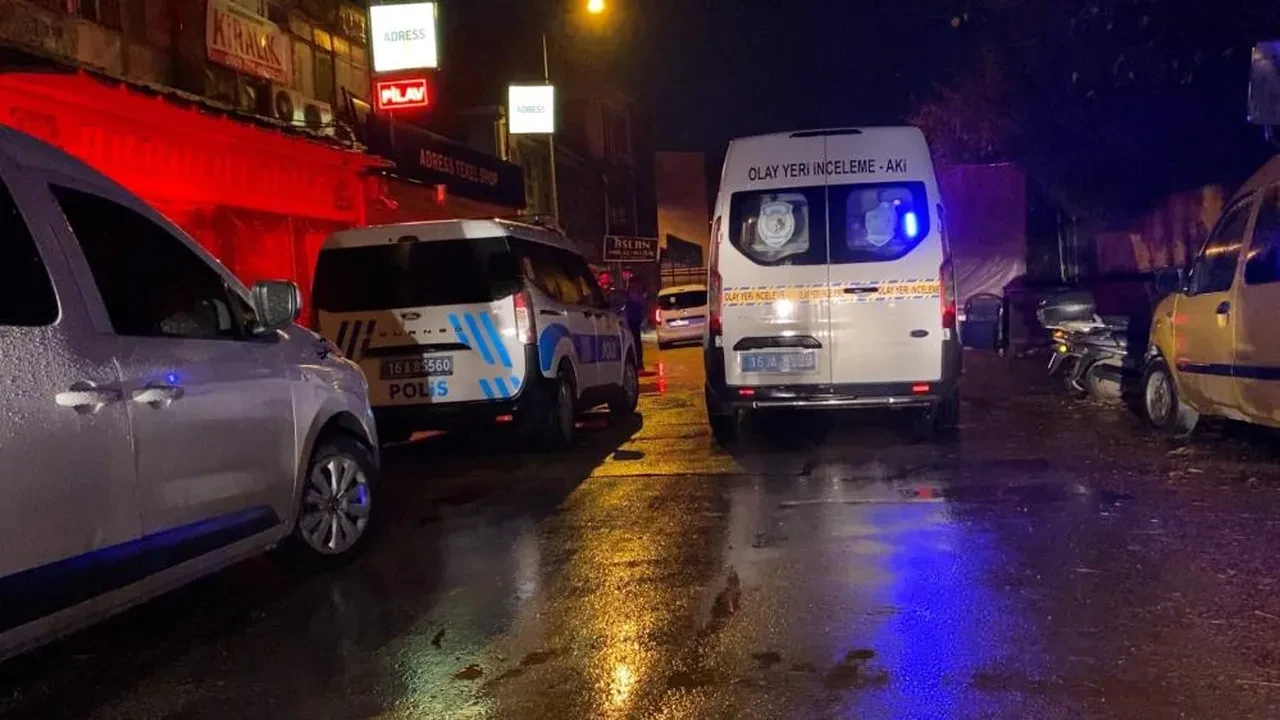 Gece yarısı silah sesleri yükseldi! Tekel bayisine saldırdılar