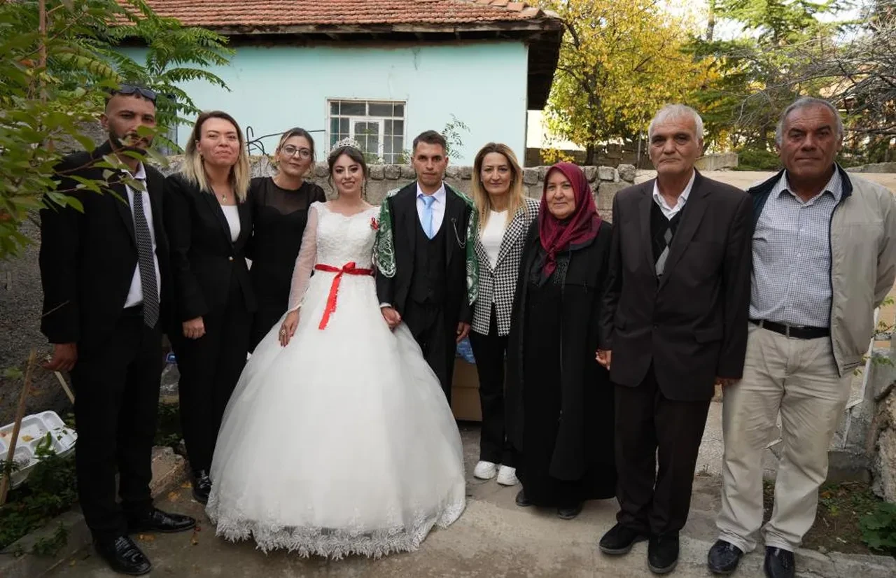 Hacca gidemeyen çiftten alkışlanacak hareket! Tüm birikimlerini bağışladılar