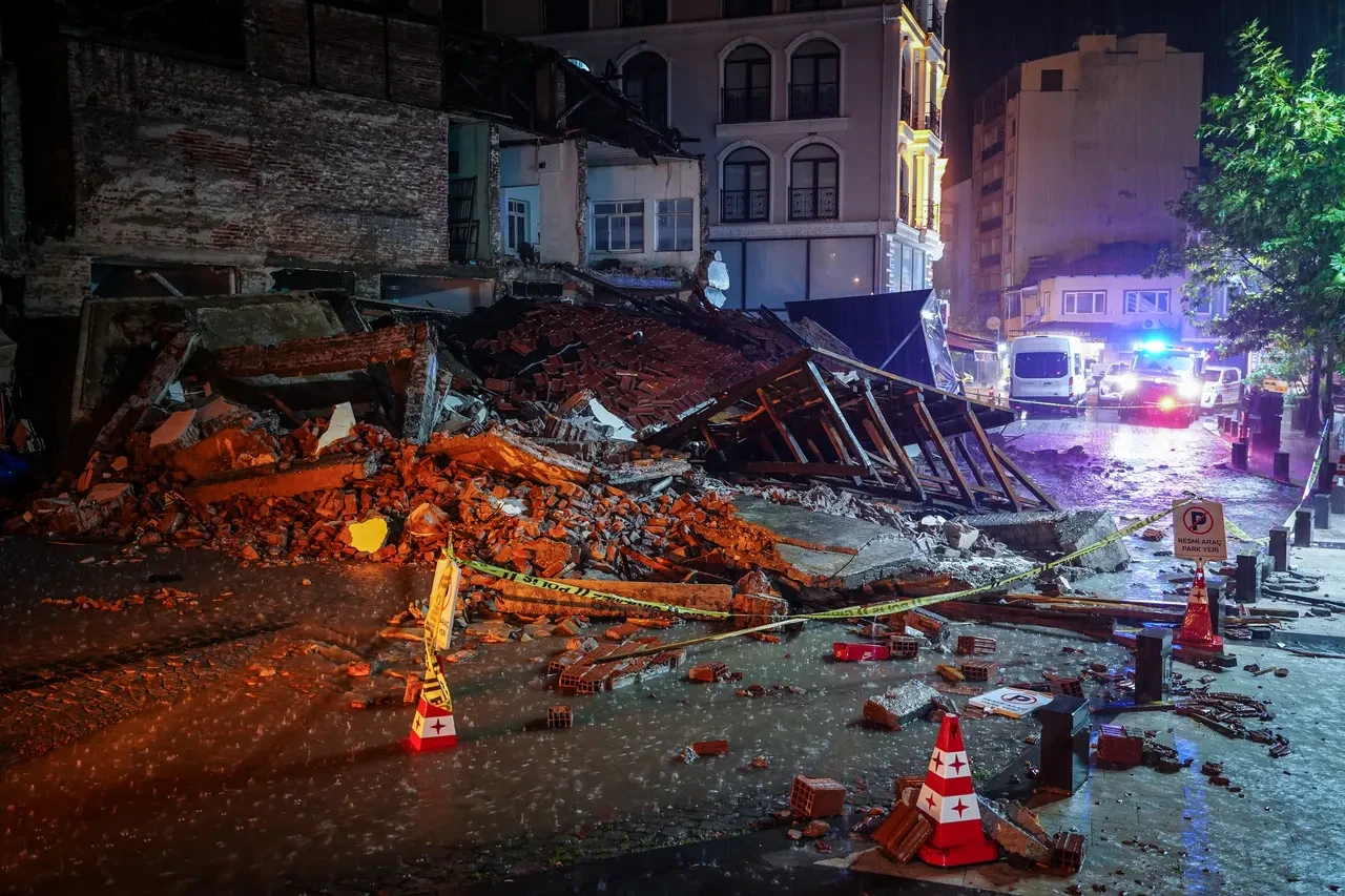 Manisa'da okullar tatil: 5 ilçede eğitime 'deprem' arası