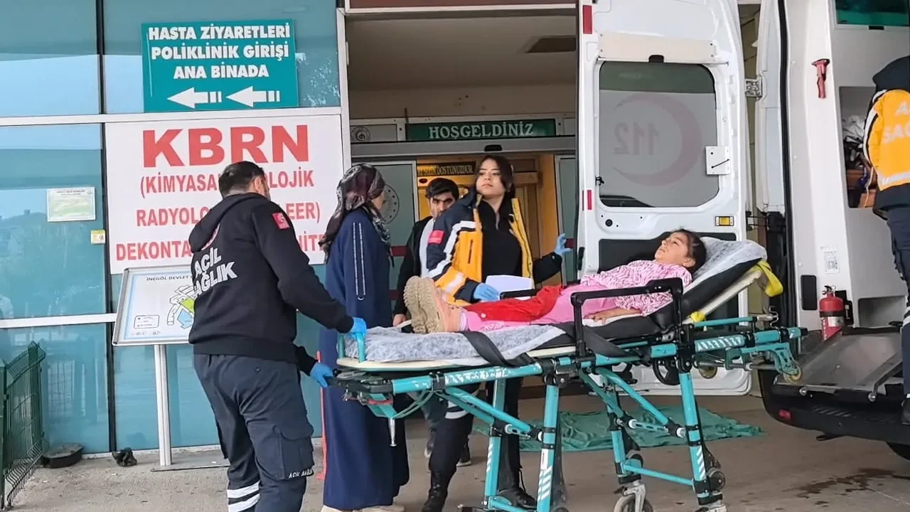 Oyun oynarken 250 kiloluk ağırlığın altında kaldı! 9 yaşındaki Asmin'in durumu ağır