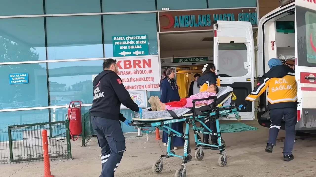 Oyun oynarken 250 kiloluk ağırlığın altında kaldı! 9 yaşındaki Asmin'in durumu ağır