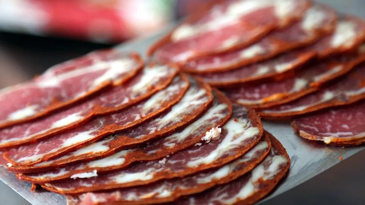 Pastırma ve sucukta rakamlar üzdü! Geçen seneye göre ciddi fark var