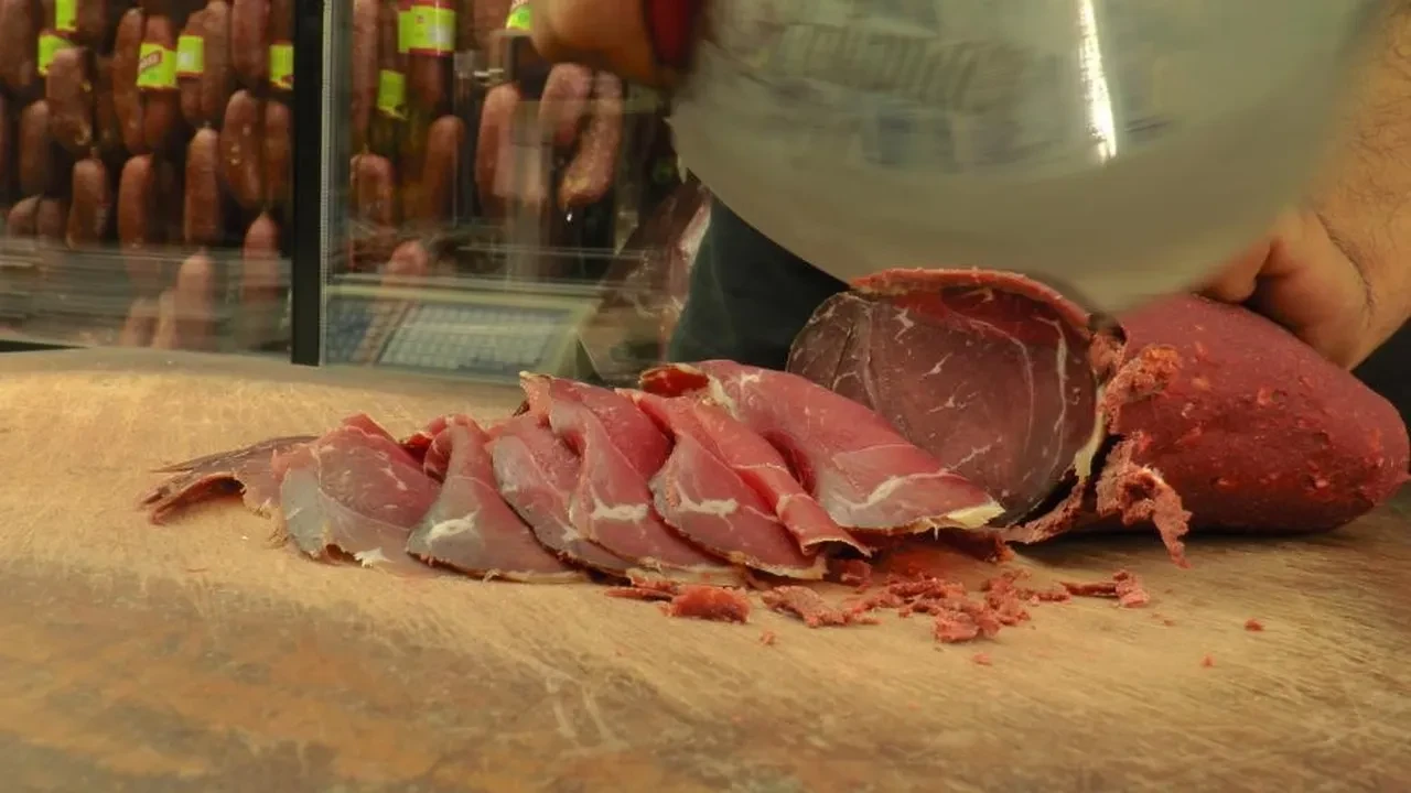 Pastırma ve sucukta rakamlar üzdü! Geçen seneye göre ciddi fark var